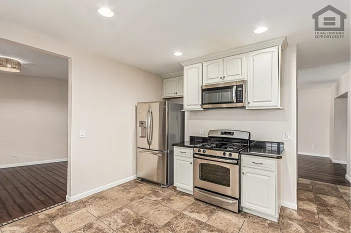 2807 N 8th Ave — Photo 17