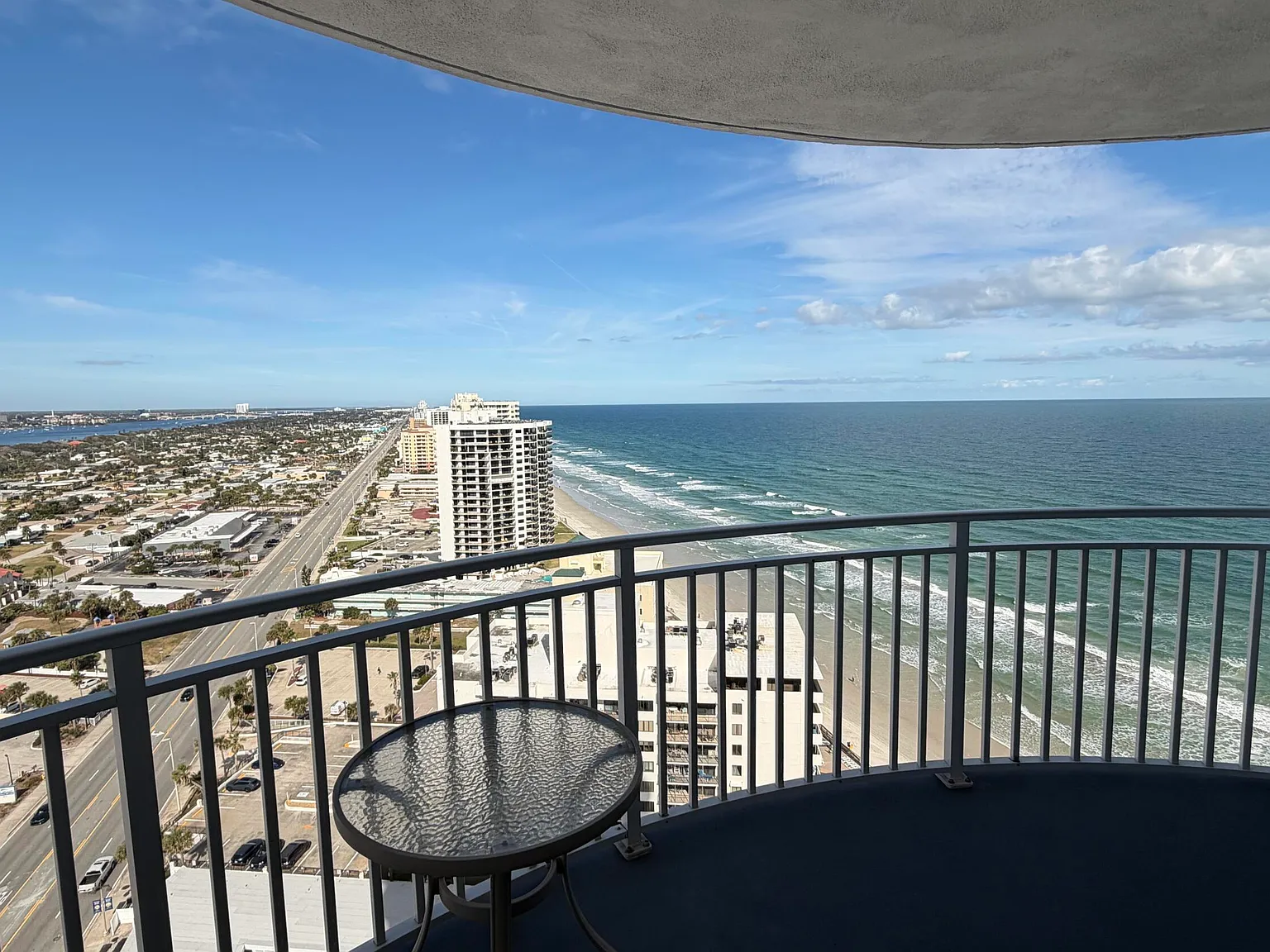 2 bed, 2.0 bath, 1275 sqft, $2,700 — Photo 2