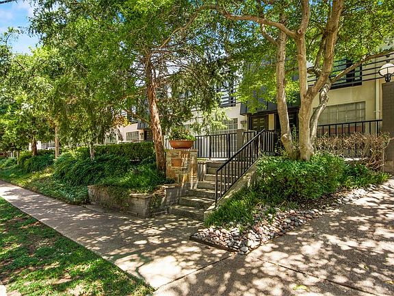 2nd image of 4414 Buena Vista St APT 2