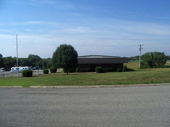 3rd image of 1330 Gateway Dr