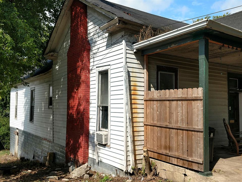 2nd image of 214 S College St