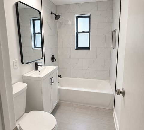 5th image of 5033 Just St NE