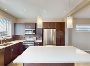 338 River Heights Cres, Cochrane, AB T4C0V2