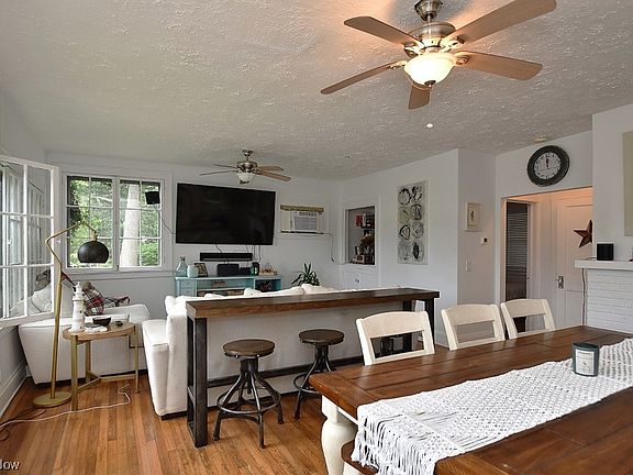 3rd image of 315 Riverdale Dr