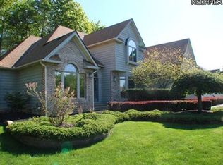 33755 Rosewood Trl, Willoughby Hills, OH 44094