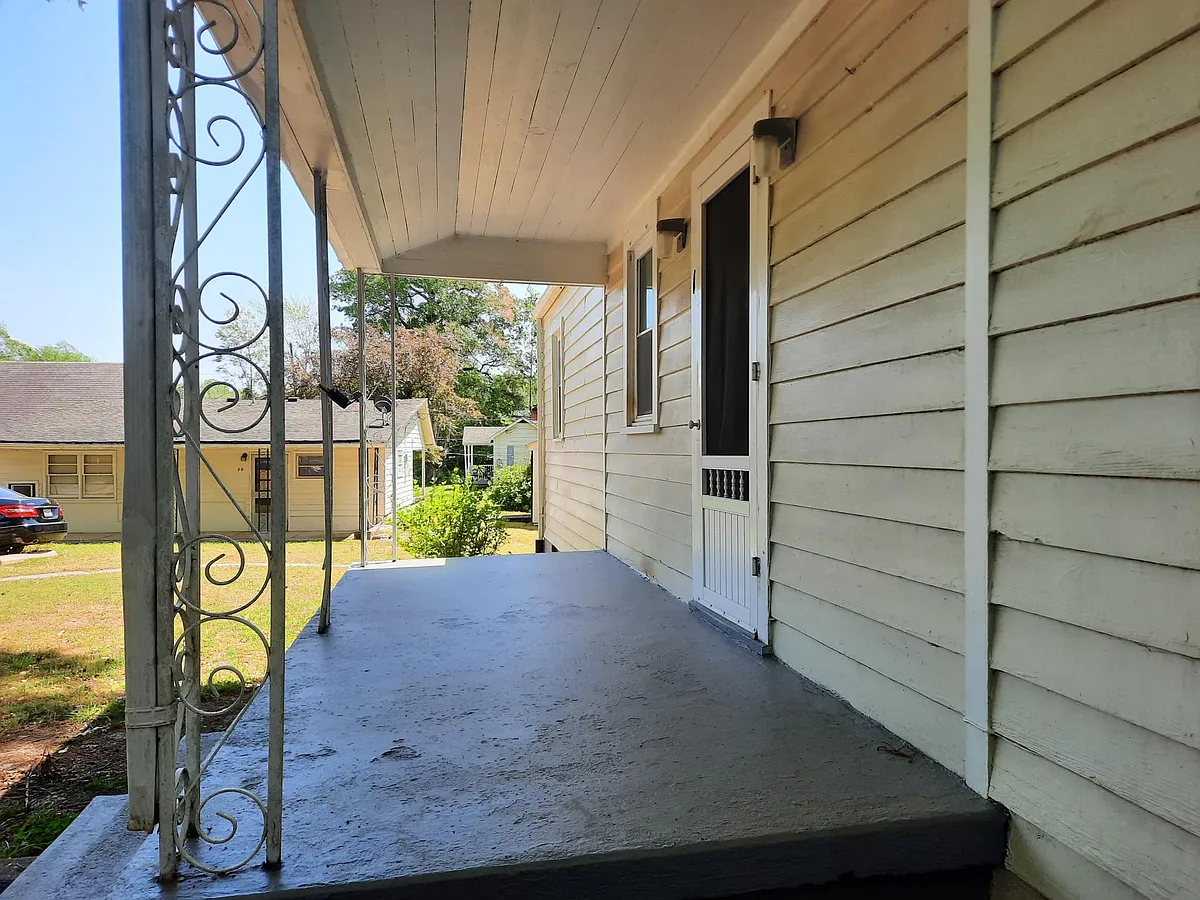 Building Photo - 7115 Pocahontas Trl #1A
