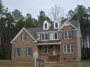 13377 Country Walk Cir, Carrollton, VA 23314