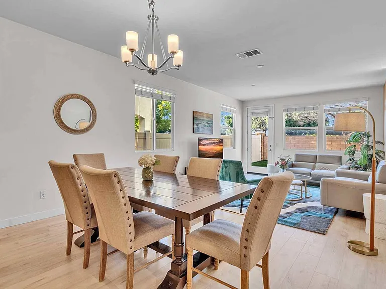 630 W Woodcrest St — Photo 10