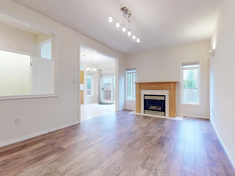 32 Holkham Ave — Photo 8