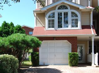 52 Chesebrough St, Staten Island, NY 10312