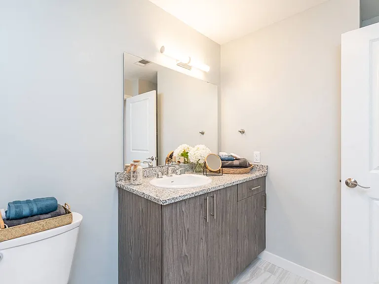 The Curtis — Photo 30