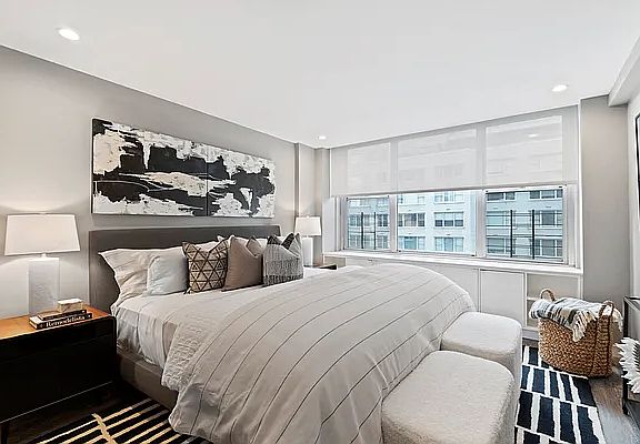 5th image of 201 E 62nd St APT 12D