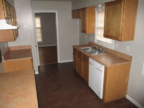 4th image of 2106 Goodhaven Dr