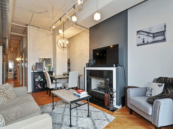 Living Room/Dining Room