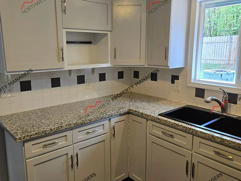 212 Galaxie Rd — Photo 10