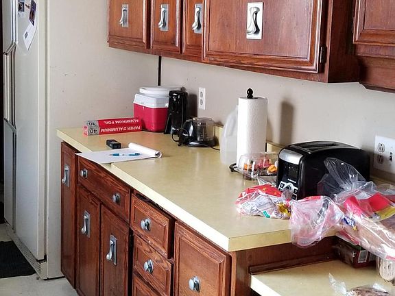 4th image of 313 Surby Ave