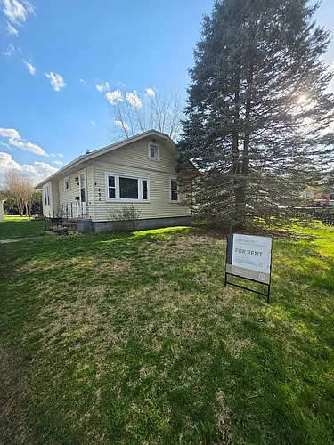452 Needham Ave Photo 1
