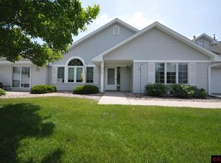 1444 Parkside Ln, North Mankato, MN 56003
