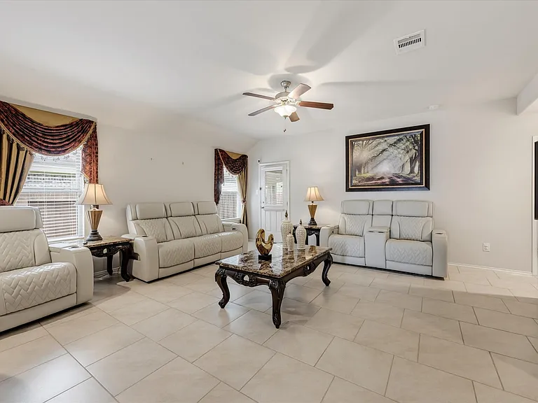 4515 Terrazza Verde Dr — Photo 10