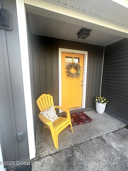 3rd image of 231 Stonington Hill Road