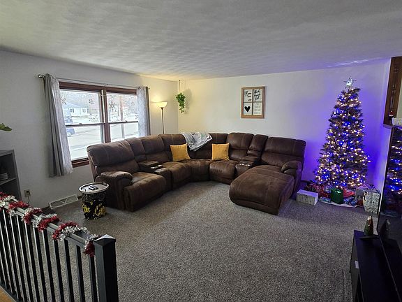 5th image of 109 Highland Ave