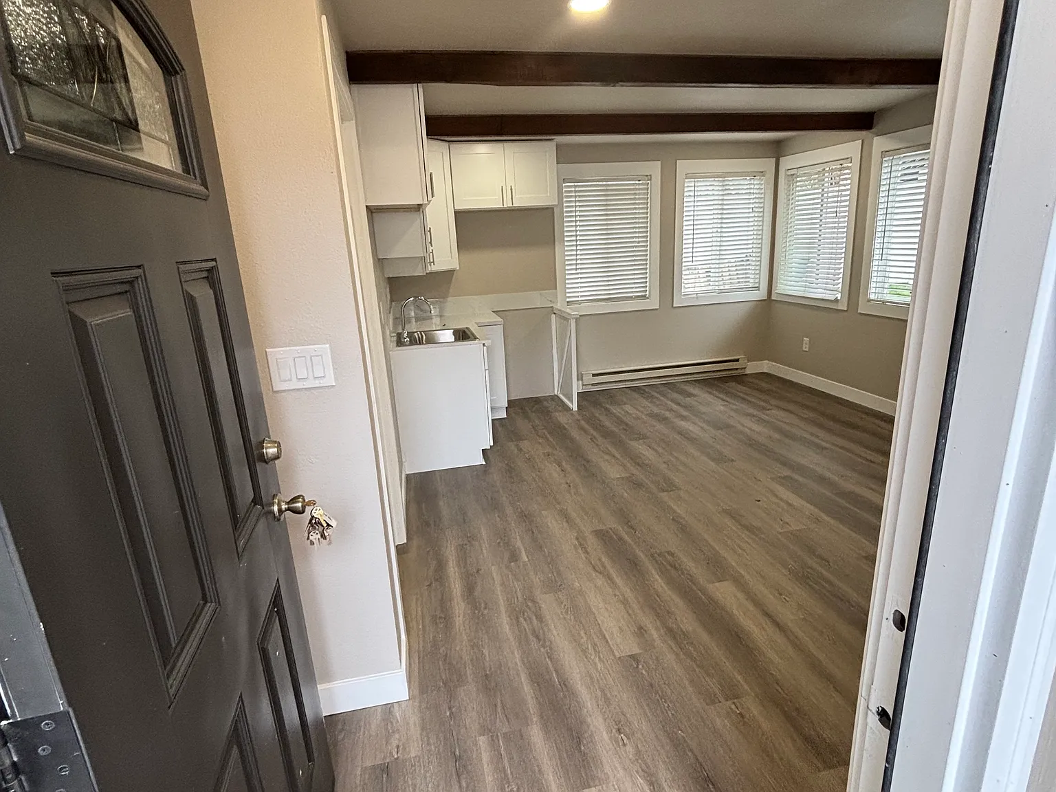 Studio, 500 sqft, $1,250 — Photo 3