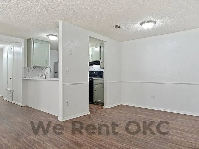7500 NW 113th Pl — Photo 11
