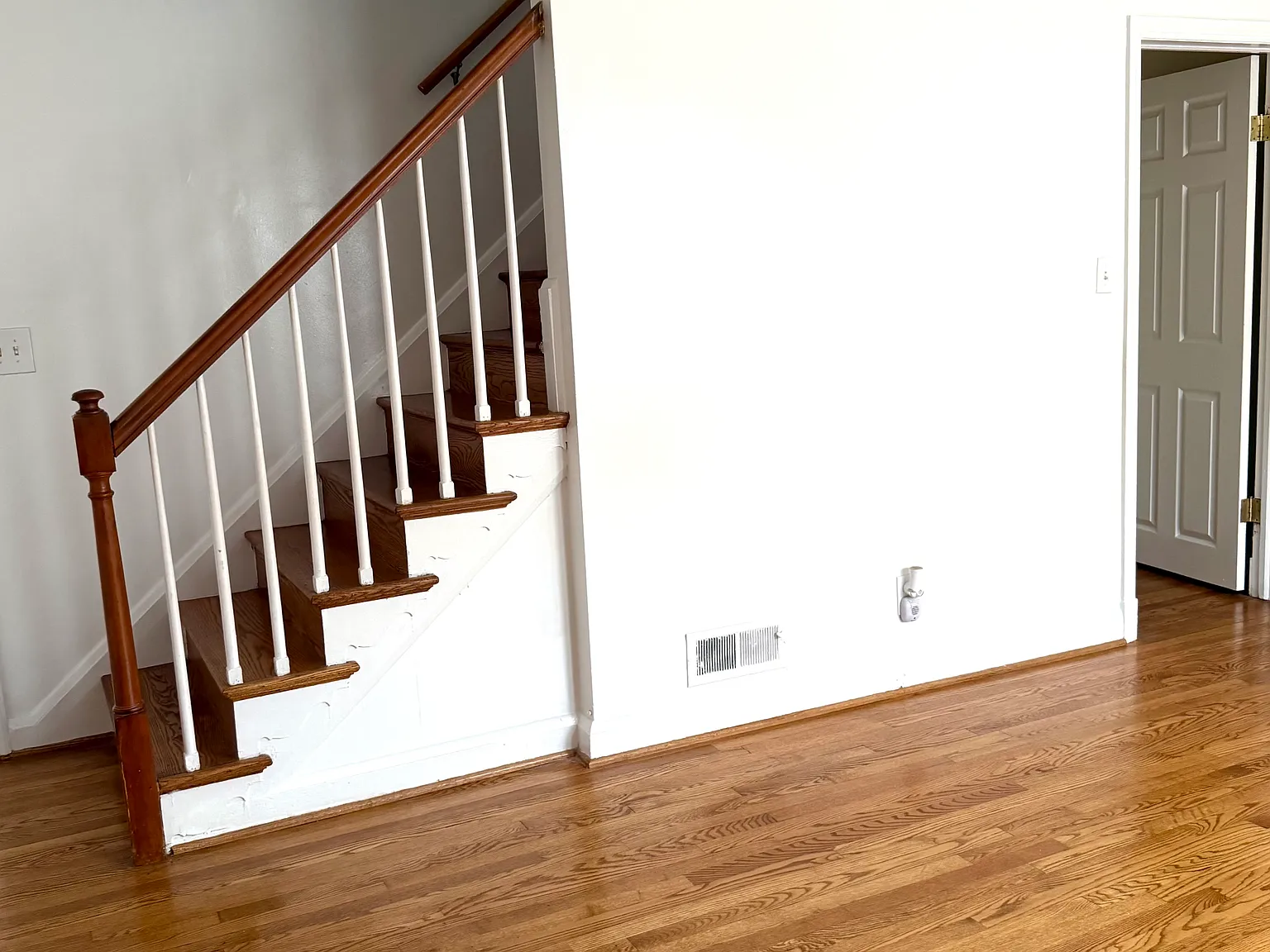 4 bed, 2.5 bath, 1760 sqft, $2,450 — Photo 3