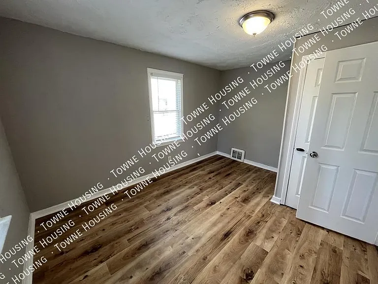 80 Charlotte St #1 — Photo 5