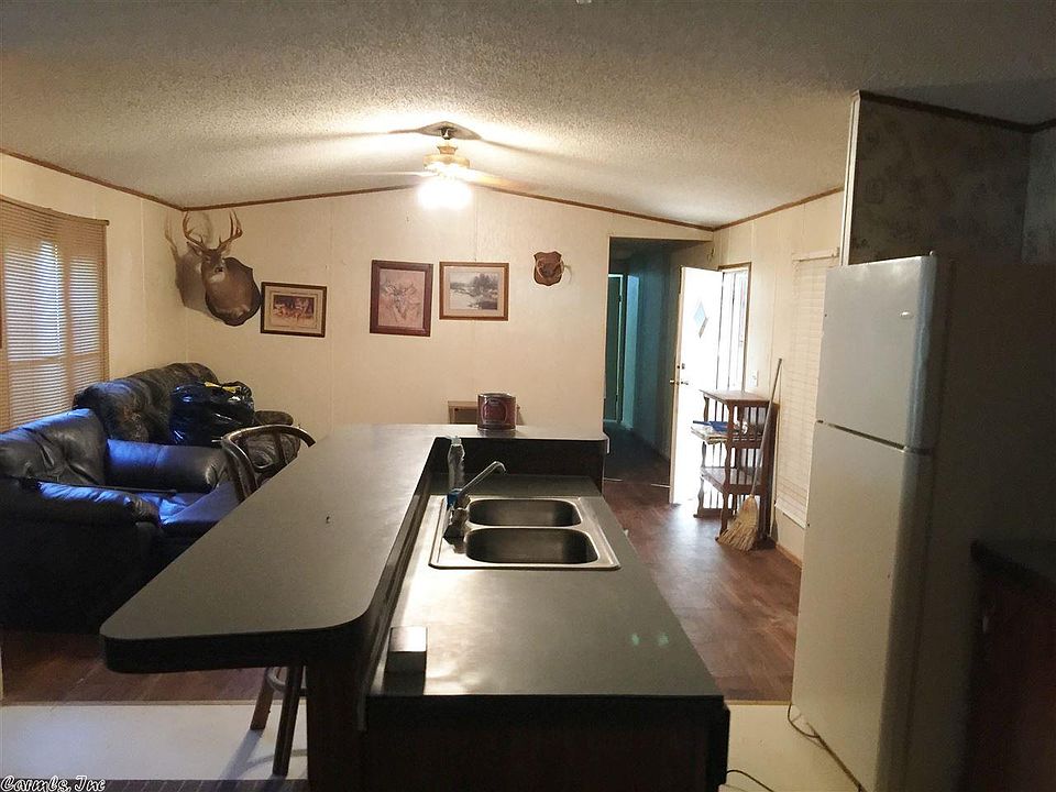 2nd image of 204 Sunshine Dr