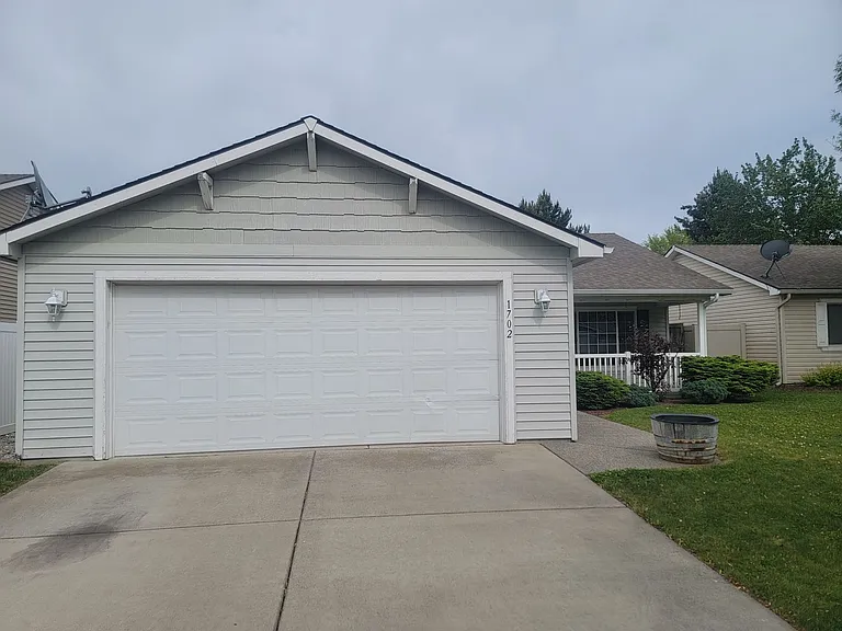 1702 N Aladdin Rd — Photo 2