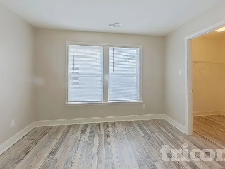 451 Presidents Ct — Photo 12