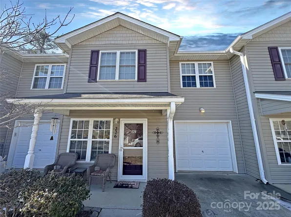226 Farington Cir, Fletcher, NC 28732