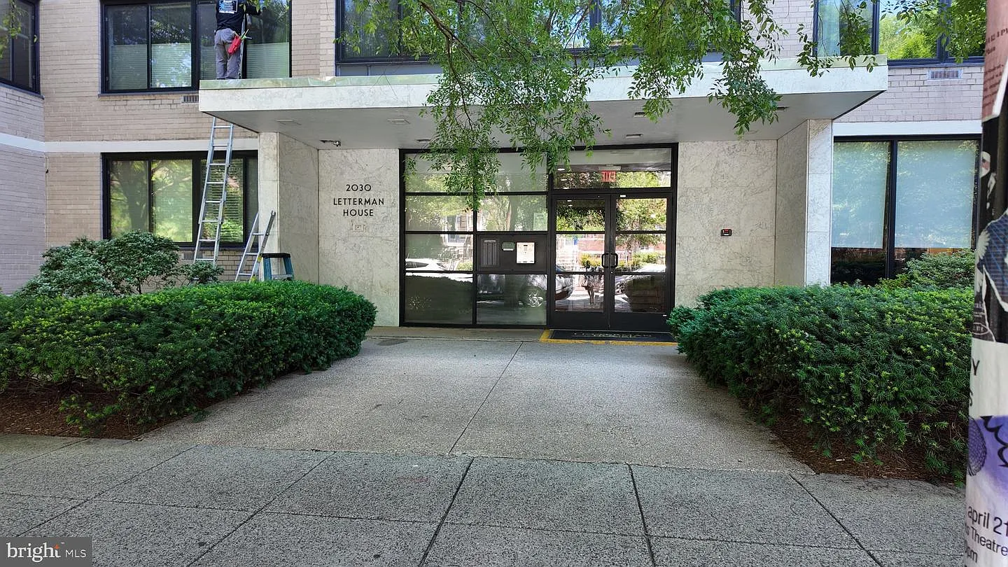 Studio, 476 sqft, $2,105 — Photo 1