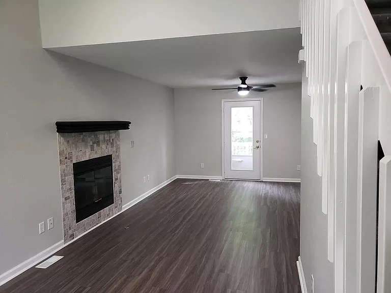 7333 N Liberty St — Photo 2