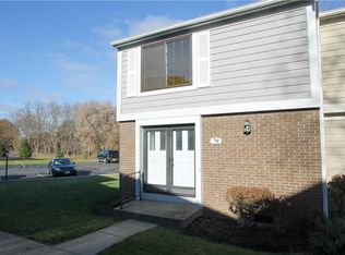 70 Village Trl, Honeoye Falls, NY 14472