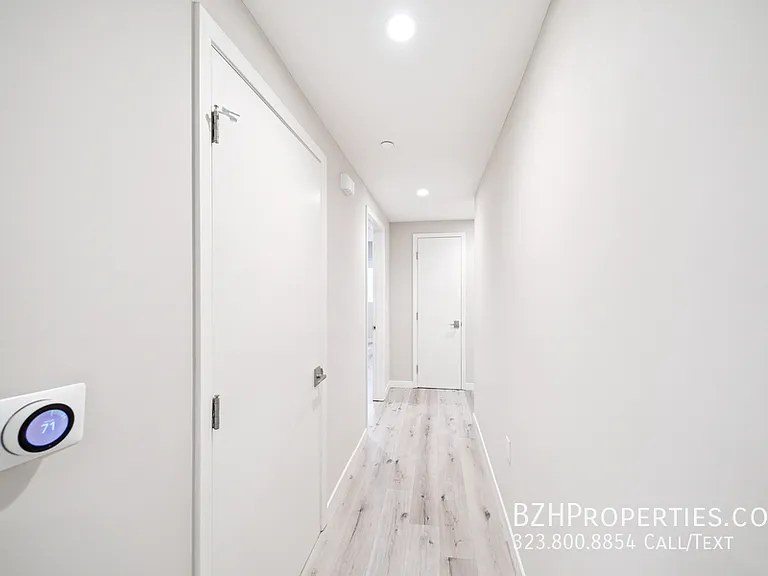 Bedford Twenty - Luxury Condos — Photo 33