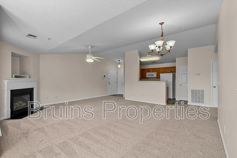 2 bed, 2.0 bath, 1126 sqft, $1,200 — Photo 4