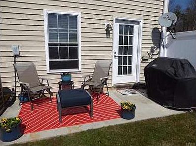 2nd image of 30 Old Tavern Cir