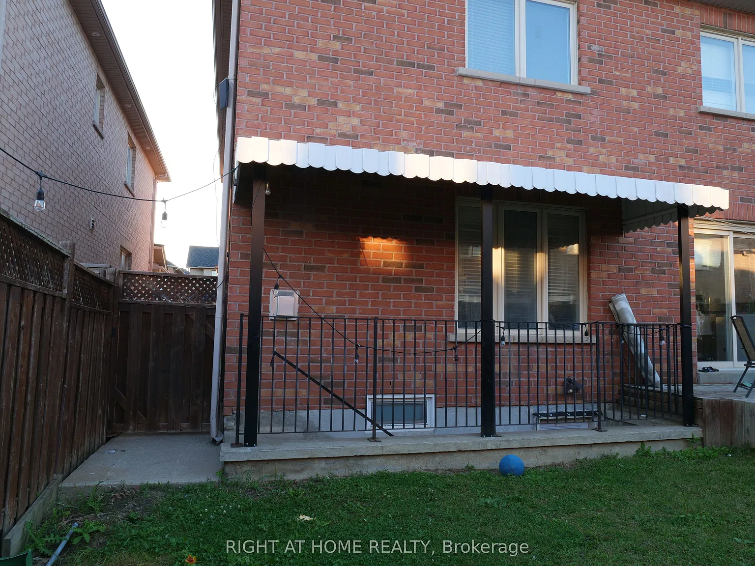 3 bed, $2,100 — Photo 2