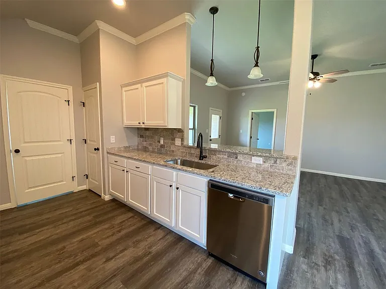 6901 Inverness St — Photo 9