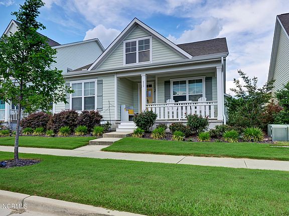 3rd image of 619 Edgerton Drive