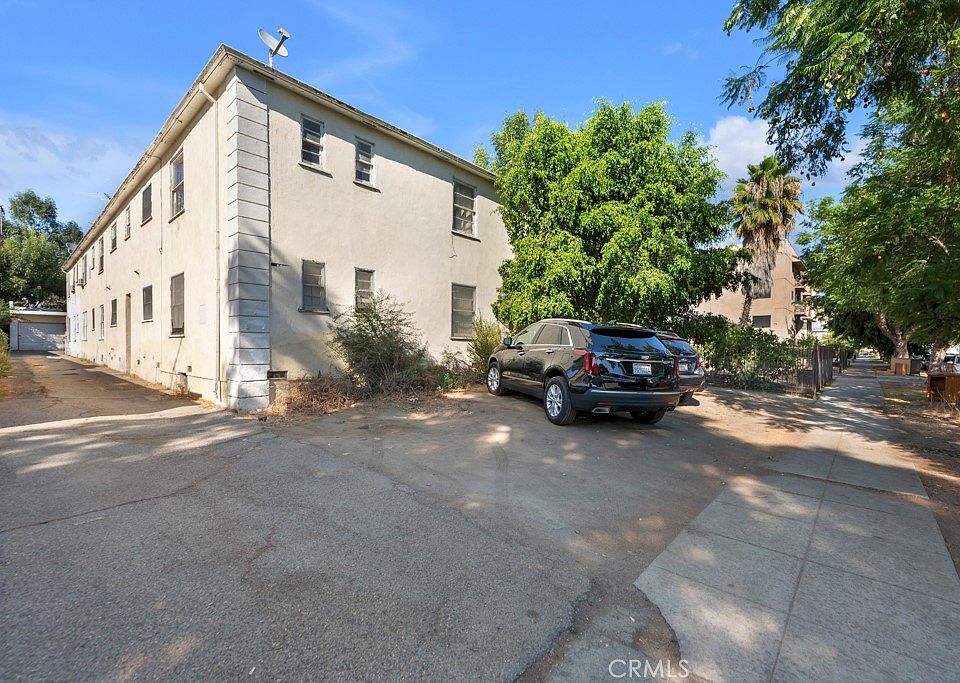 1st image of 14153 Sylvan St