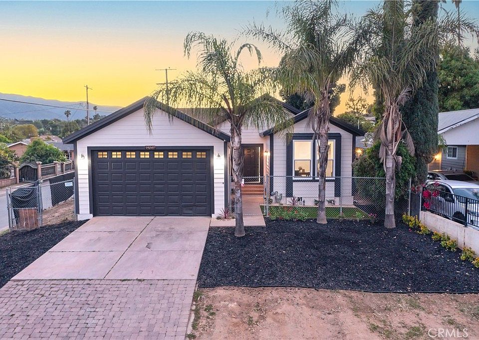 1st image of 19241 Envoy Ave