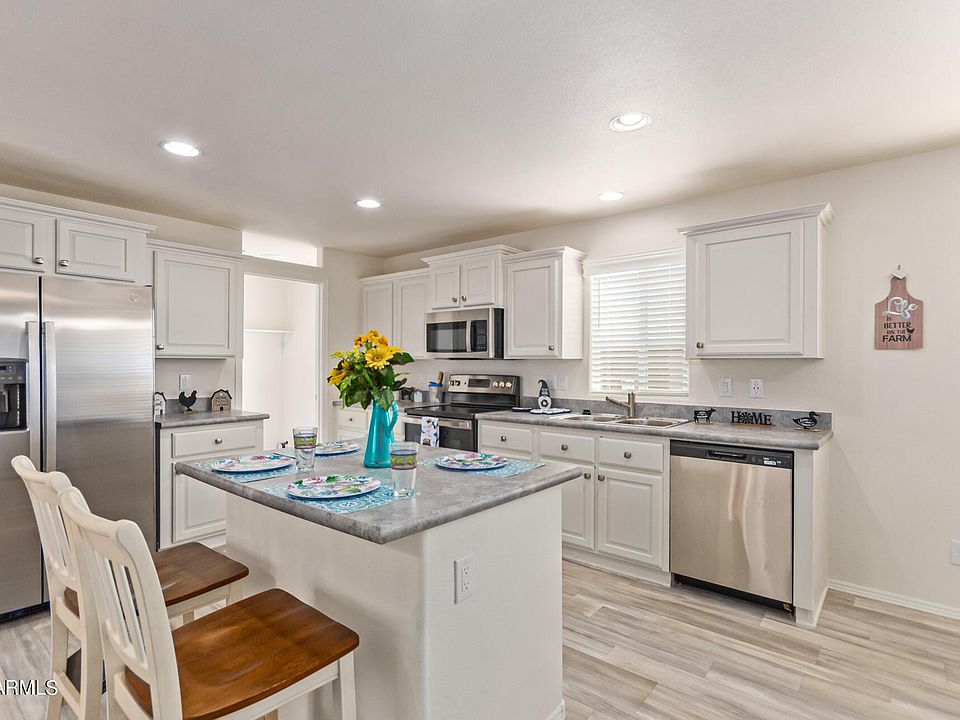 1st image of 2120 E Bluefield Avenue #140