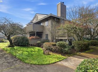 2101 Lake Isle Ct, Eugene, OR 97401