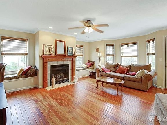 5th image of 106 W Northaven Ct