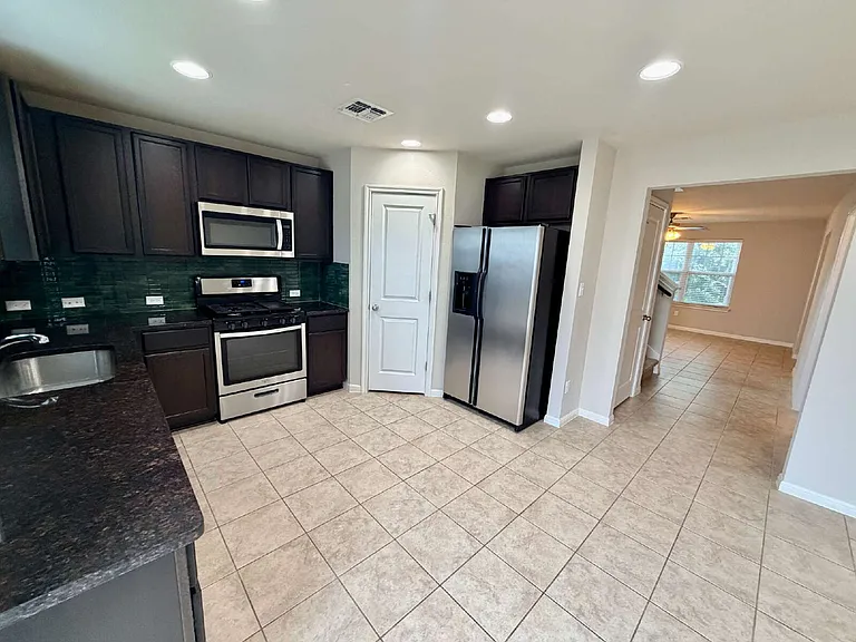 1010 Sand Post Pl — Photo 8