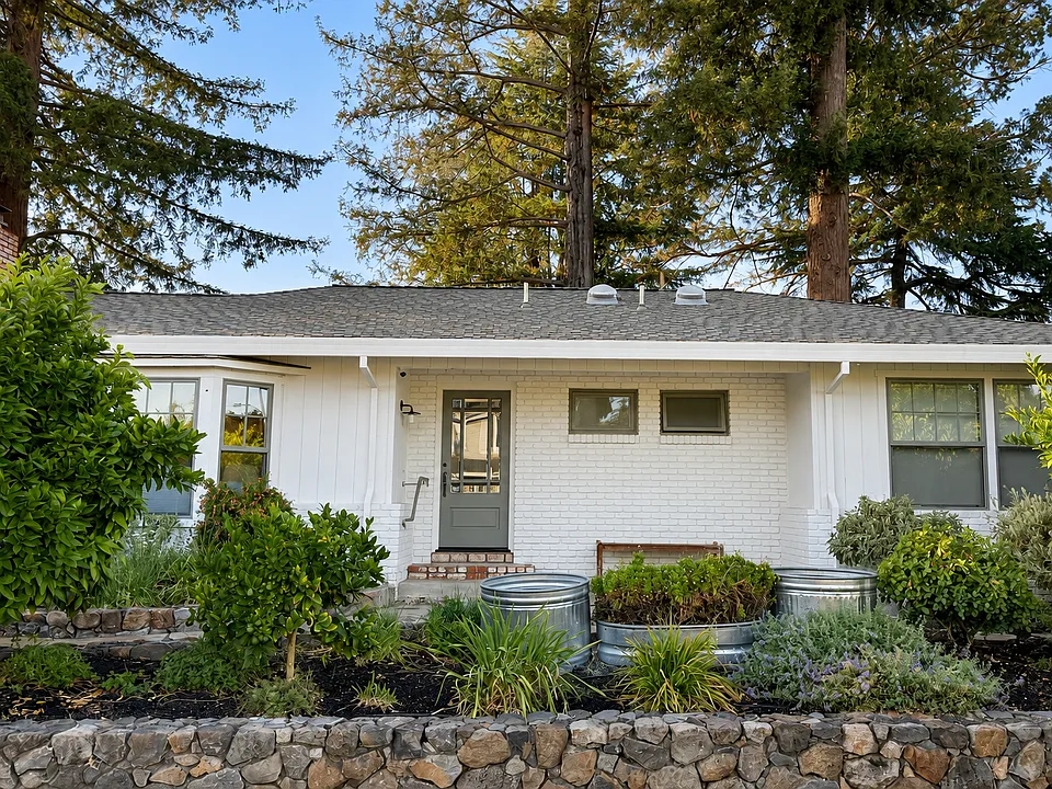 524 Este Madera Dr