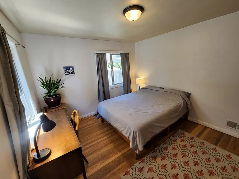 610 S Ave E — Photo 8